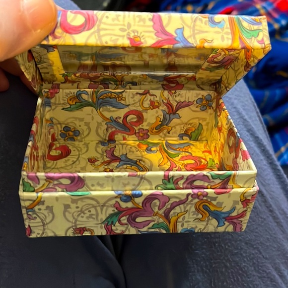 Vintage small jewelry or storage box with a lid and mirror. Macy’s. Collectible. - Picture 14 of 16